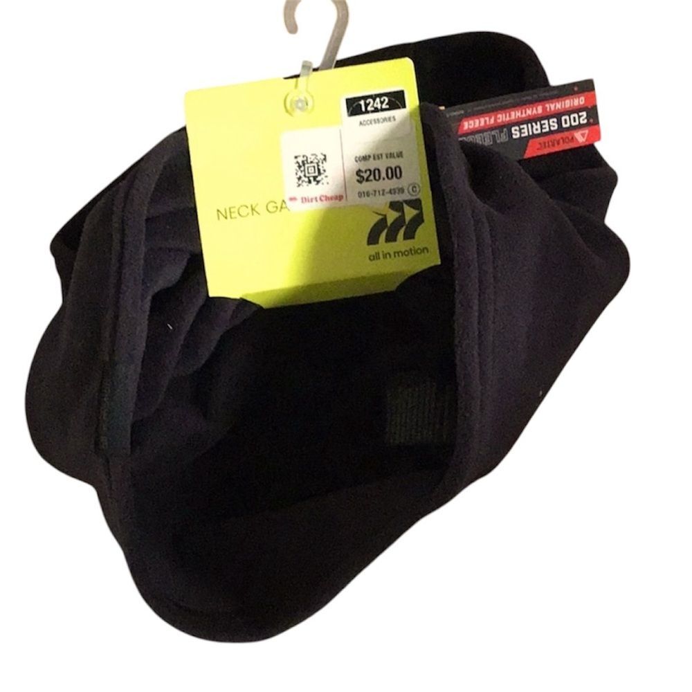 NWT All In Motion Neck Warmer Gator